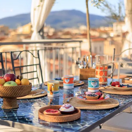 Enchanting Penthouse With A Breathtaking 360 Degrees Panoramic View In The Heart Of Floransa