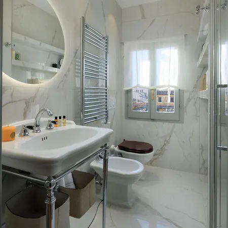 아파트 Enchanting Penthouse With A Breathtaking 360 Degrees Panoramic View In The Heart Of